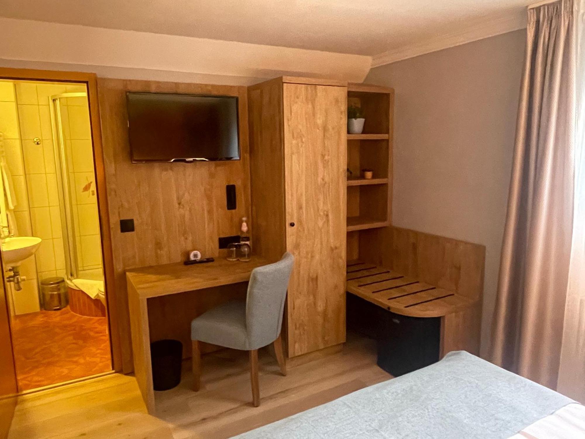 Reichenberg  Hotel "Pension Marlis" Garni מראה חיצוני תמונה